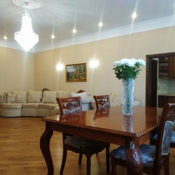 Продается Дом, 320 м²