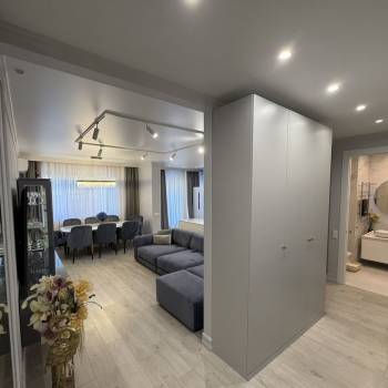Продается Многокомнатная квартира, 130 м²