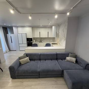 Продается Многокомнатная квартира, 130 м²