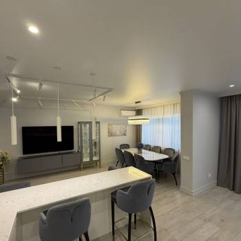 Продается Многокомнатная квартира, 130 м²