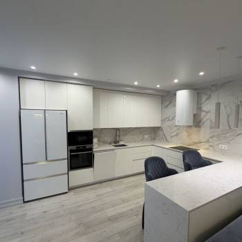 Продается Многокомнатная квартира, 130 м²