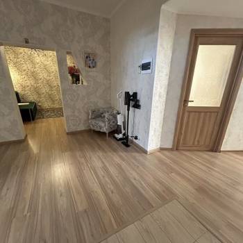 Продается Многокомнатная квартира, 89,9 м²
