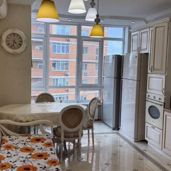 Сдается 2-х комнатная квартира, 85 м²