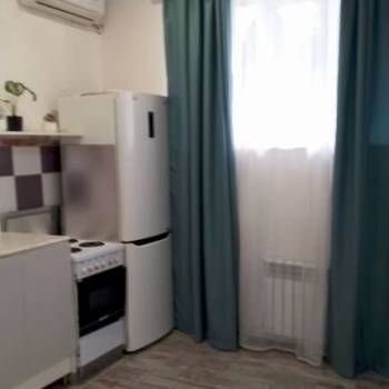 Продается 1-комнатная квартира, 35 м²