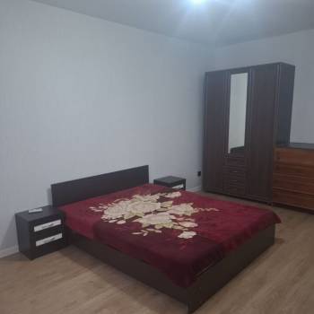 Сдается Многокомнатная квартира, 80 м²