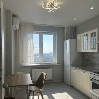Сдается 1-комнатная квартира, 42 м²