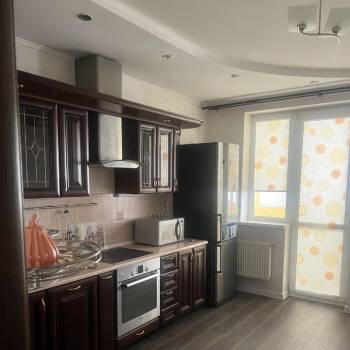 Сдается 2-х комнатная квартира, 72 м²