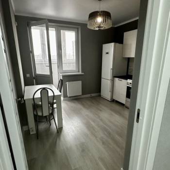 Сдается 1-комнатная квартира, 38 м²