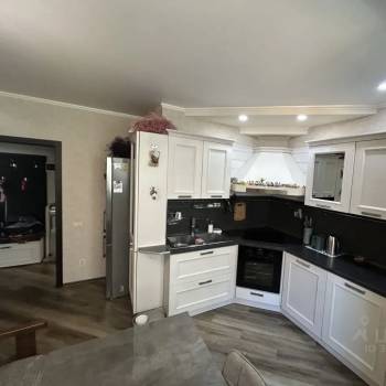Продается 1-комнатная квартира, 45 м²