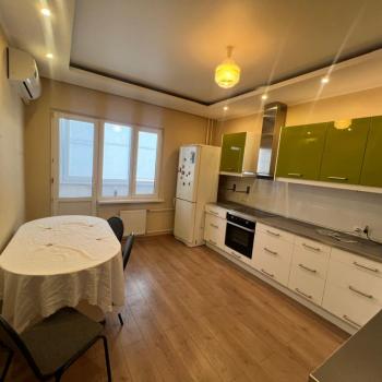 Сдается 1-комнатная квартира, 51,5 м²