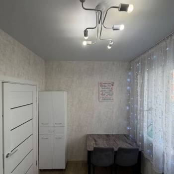 Продается 1-комнатная квартира, 37 м²