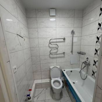 Продается 1-комнатная квартира, 37 м²