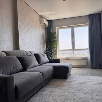 Сдается 2-х комнатная квартира, 82 м²