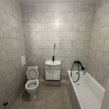 Продается 1-комнатная квартира, 37 м²