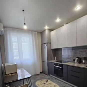 Продается 1-комнатная квартира, 37,3 м²