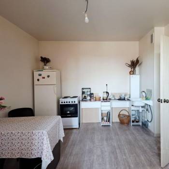 Продается 1-комнатная квартира, 42 м²