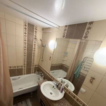 Сдается Многокомнатная квартира, 60 м²
