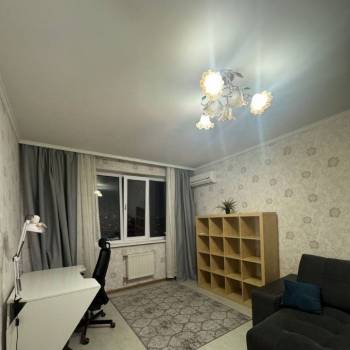 Сдается 1-комнатная квартира, 42 м²