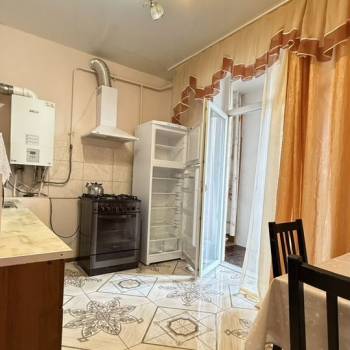 Продается 1-комнатная квартира, 36 м²