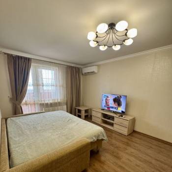 Продается 1-комнатная квартира, 37,5 м²