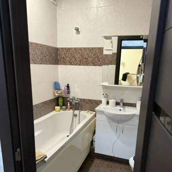 Сдается 1-комнатная квартира, 42 м²