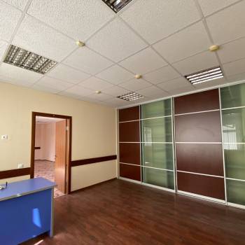 Сдается Нежилое помещение, 190 м²