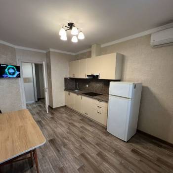 Сдается 1-комнатная квартира, 43 м²