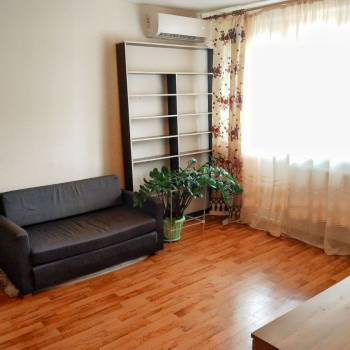 Продается 1-комнатная квартира, 37 м²