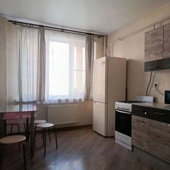 Сдается 1-комнатная квартира, 38 м²