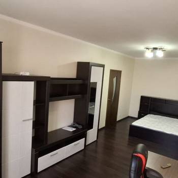 Сдается 1-комнатная квартира, 42 м²