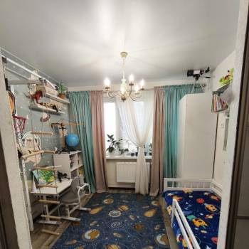 Продается 1-комнатная квартира, 42 м²