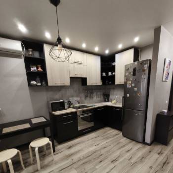 Продается 1-комнатная квартира, 42 м²
