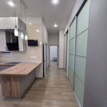 Сдается 2-х комнатная квартира, 70 м²