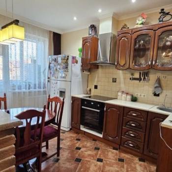 Продается Многокомнатная квартира, 98 м²