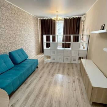 Сдается 1-комнатная квартира, 49 м²