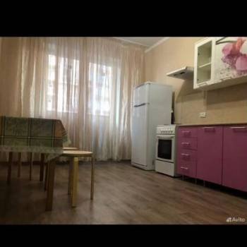 Сдается 1-комнатная квартира, 52 м²