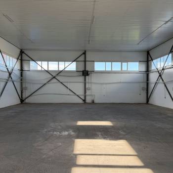 Сдается Нежилое помещение, 1300 м²