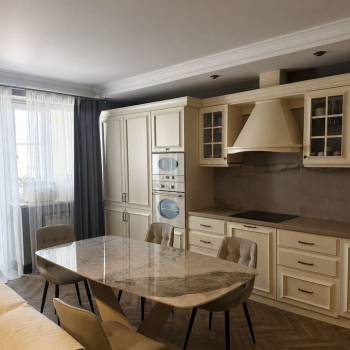Продается Многокомнатная квартира, 105 м²