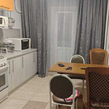 Сдается 1-комнатная квартира, 42 м²