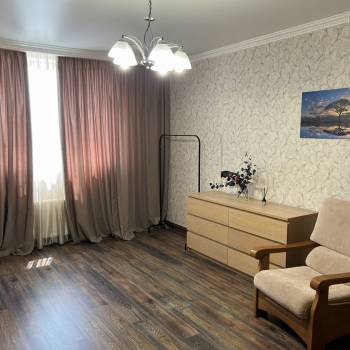 Сдается 1-комнатная квартира, 52 м²