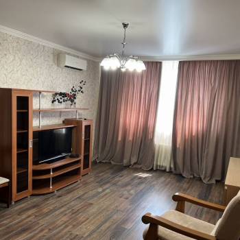 Сдается 1-комнатная квартира, 52 м²