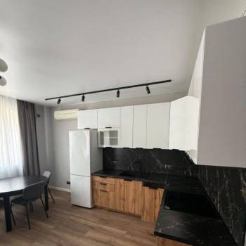 Продается 1-комнатная квартира, 42,7 м²