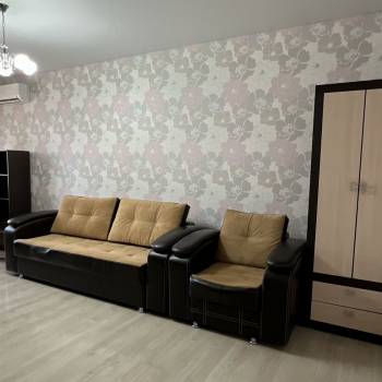 Сдается 1-комнатная квартира, 52 м²