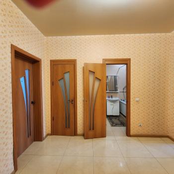 Сдается 2-х комнатная квартира, 77 м²