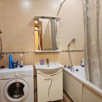 Сдается 2-х комнатная квартира, 77 м²