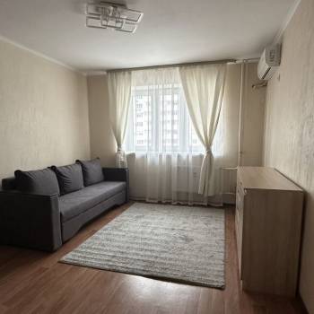 Сдается 1-комнатная квартира, 42 м²