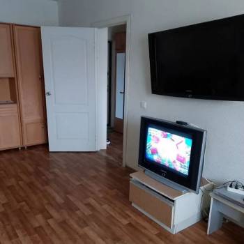 Продается 1-комнатная квартира, 37 м²
