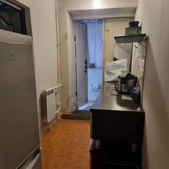 Продается Многокомнатная квартира, 77 м²