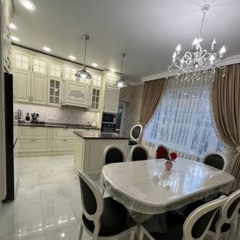 Продается Дом, 360 м²
