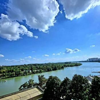 Продается 1-комнатная квартира, 42,9 м²